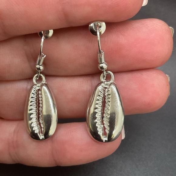 3 For $25 Silver Tone Puka Shell Earrings “ You Pick 3 “ - Picture 2 of 4